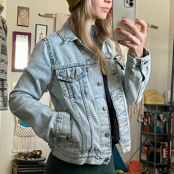 Levi’s Jean Jacket - Picture 2 of 10